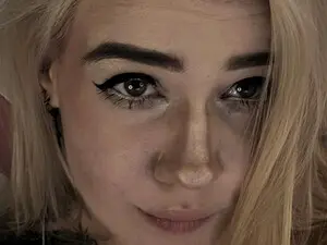 Myfreecams Sex Cam of RedVelveten