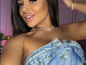 Myfreecams Live Sex Cam of Ellaacandy