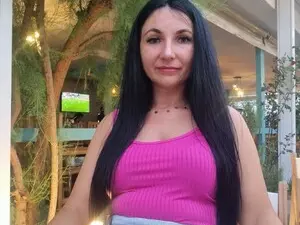 Hellensweet25 from myfreecams