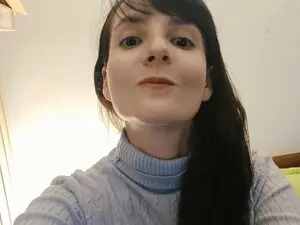 isabellazee2 from myfreecams