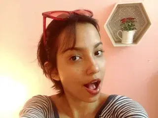 Streamate Live Sex of Yara_Blair
