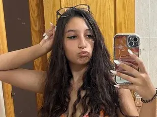 MaeveSun from streamate