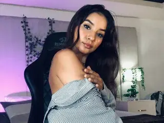 Streamate Live Porn of mia_rousse025