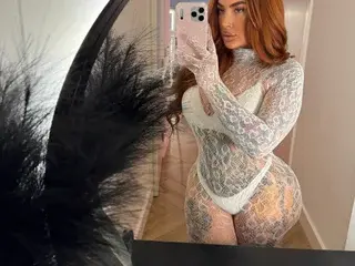 Karolinaox from streamate