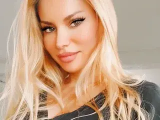 Streamate Best live sex cam show of HelenaNiki