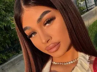 Streamate Live Porn of BellaNoirre