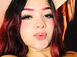 Streamate Live Sex Cam of Kira_milk