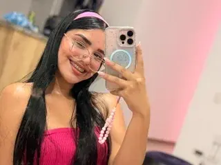 Laanaafuxia from streamate