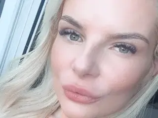Streamate Sex Chat of KadieBlondie