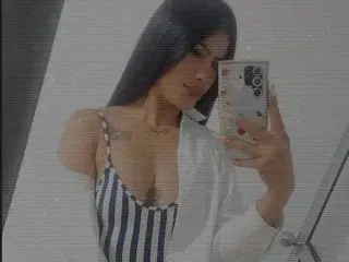 Streamate Free Live Porn of meilyng_19