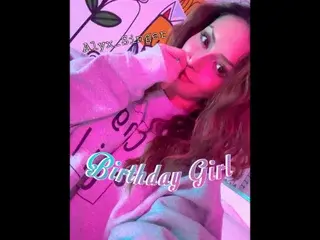 Alyx_Singer from streamate
