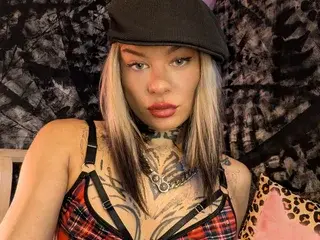 Streamate Free Live Porn of LizzieRascalli