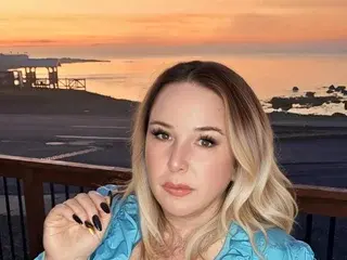 Streamate Sex Chat of TITANIC_TITS