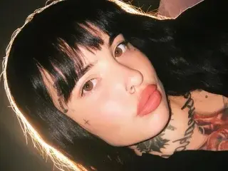 HoneyDripsOnYou from streamate