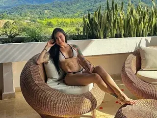 Streamate Free Live Porn of MartinaRiveraa