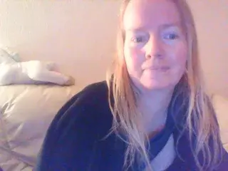 English_Rose_xxx from streamate