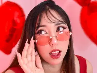 Streamate Sex Cam of Emi_Star