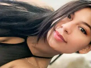 Yasmine_Tapias from streamate