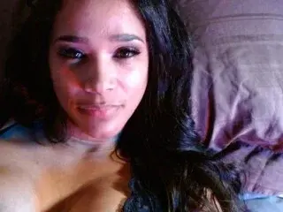 Streamate Sex Chat of Leonoraaa