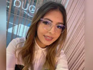 Streamate Adult Webcam of ADELLYINN
