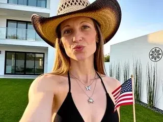 Streamate Free Porn Cam of MissIvySinclair