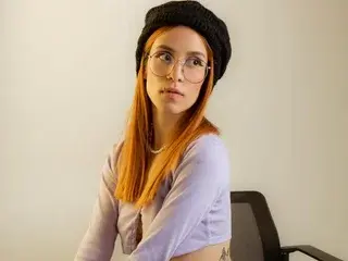 GiaLuxe from streamate