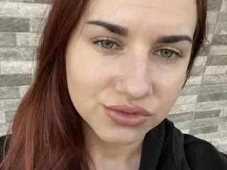 Streamate Live Sex Cam of LYIAANA