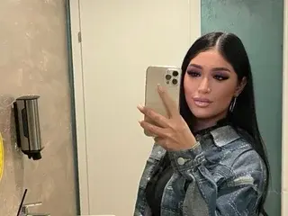 Streamate Live Porn of Kira_Krush