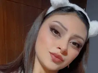 Streamate Nude Webcam of EmmilyWalkerr