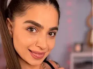 PureEllie from streamate