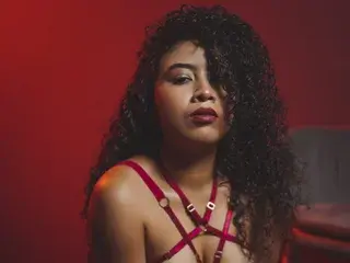 Tharaa24 from streamate