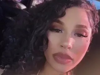 Hazel_Luxe from streamate