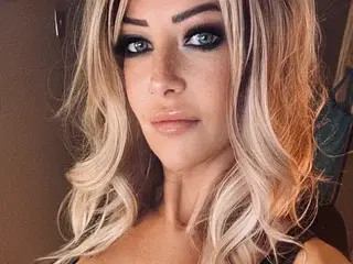 Streamate Sex Chat of SensationalMya77