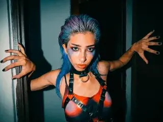 Streamate Free Porn Cam of TinaRoberts19