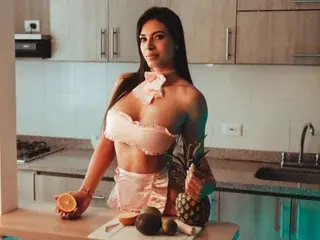 Streamate Live Sex Cam of YelinaMontana