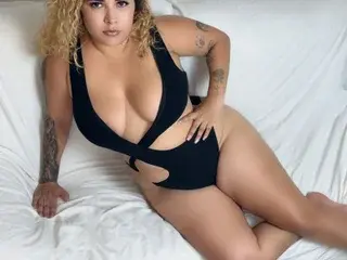 Streamate Live Sex Cam of miasexxxydoll