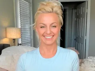 Streamate Free Live Porn of HollyKennedy