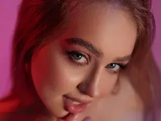 Streamate Nude Webcam of ElyssawetXX