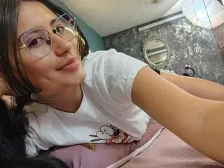 Streamate Adult Webcams of NayeCloud