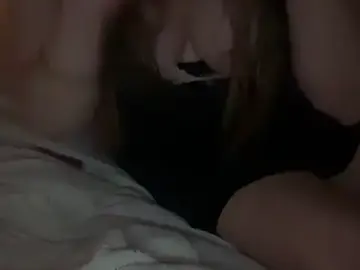 Stripchat Live Sex Cam of loveyloveydd