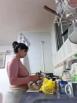 Stripchat Adult Webcams of Scarlett_Hot69