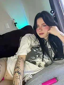 Stripchat Sex Cam of Alaskahosh