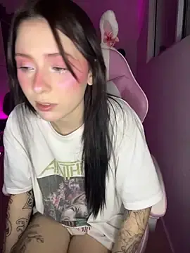 Stripchat Sex Cam of Alaskahosh