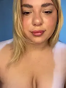 Stripchat Free Porn Cam of cutestsnoww