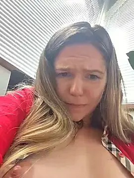Stripchat Live Sex Cam of lucie_mehott