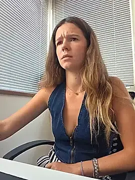 Stripchat Live Sex Cam of lucie_mehott