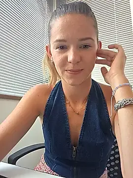 Stripchat Sex Chat of lucie_mehott