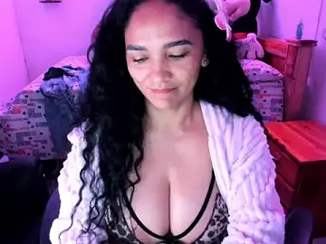 Stripchat Free Live Porn of rayza_mature_154