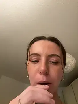 Stripchat Live Sex Cam of Cherry-Bean