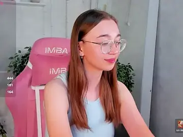Lucy_Green from stripchat